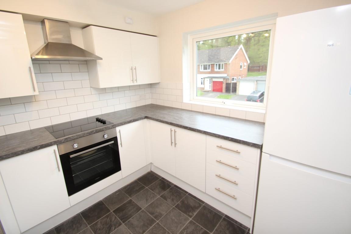 2 bed property in Starlings Drive, Reading